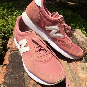 Women’s New Balance Tennis Shoes